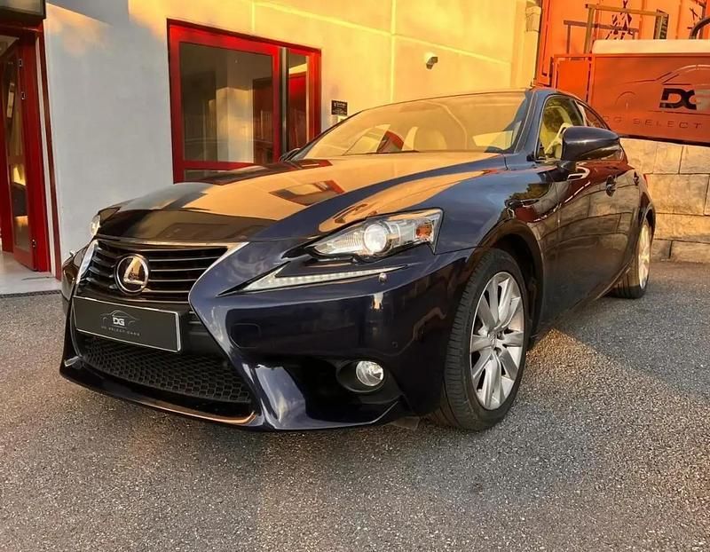 Bleu Utilisé 2014 Lexus IS300h Berline | 19 990 € - Image 1/4