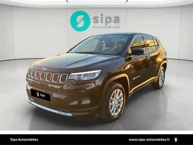 Solid black Occasion 2025 Jeep Compass Altitude SUV | 27 990 € (Prix juste) - Image 1/4