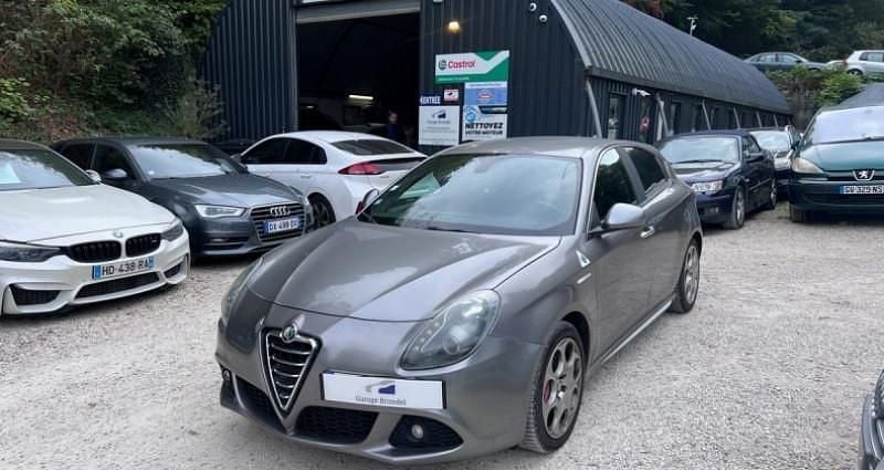 Gris Utilisé 2011 Alfa Romeo Giulietta Citadine | 13 500 € - Image 1/4
