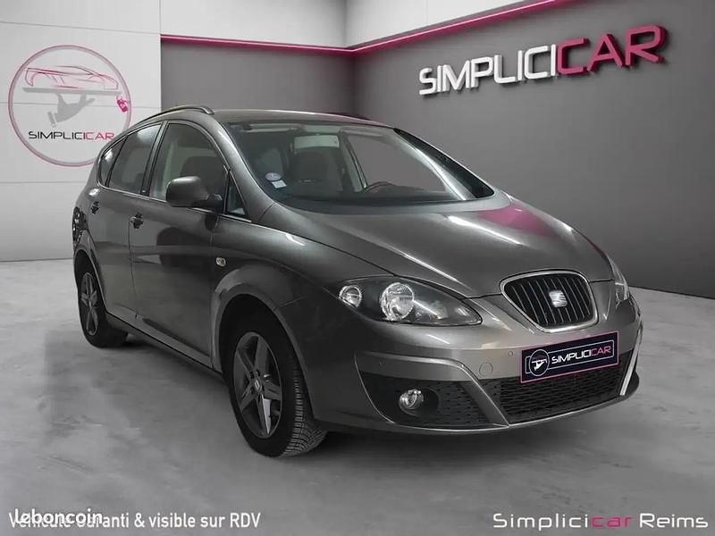Gris Utilisé 2015 Seat Altea XL I-Tech Monospace | 6 980 € - Image 1/4