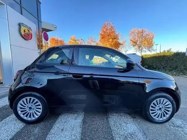 Nouvelle Fiat 500e Red 86 kW (118 ch) 2025 Onyx black pastel Berline