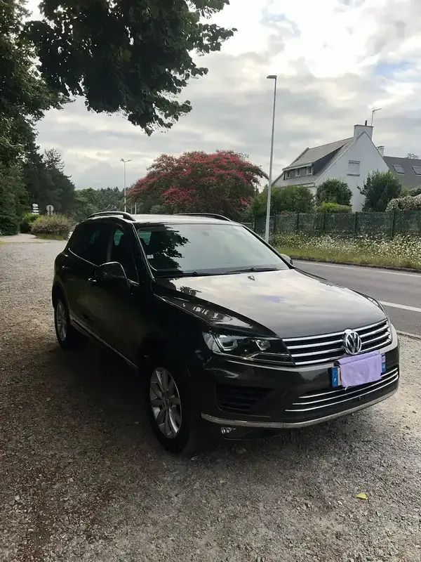 Brun Utilisé 2015 VW Touareg SUV | 22 990 € (Prix cher) - Image 1/4