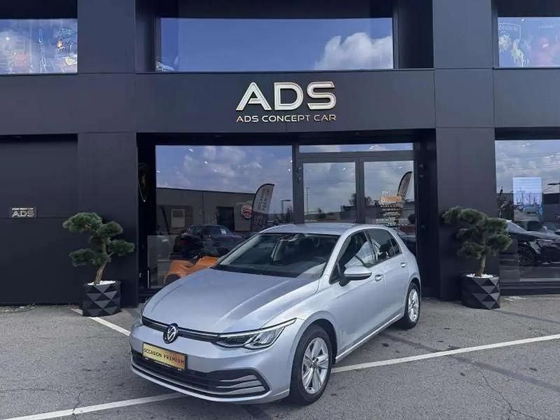 Gris Utilisé 2021 VW Golf VIII Life Berline | 20 502 € (Bon prix) - Image 1/4