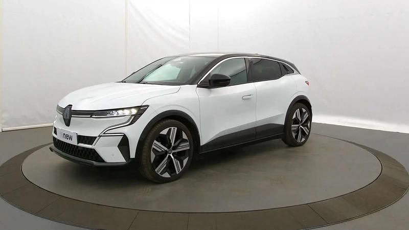 Blanc Occasion 2024 Renault Megane E-Tech Iconic Berline | 30 699 € (Prix cher) - Image 1/4