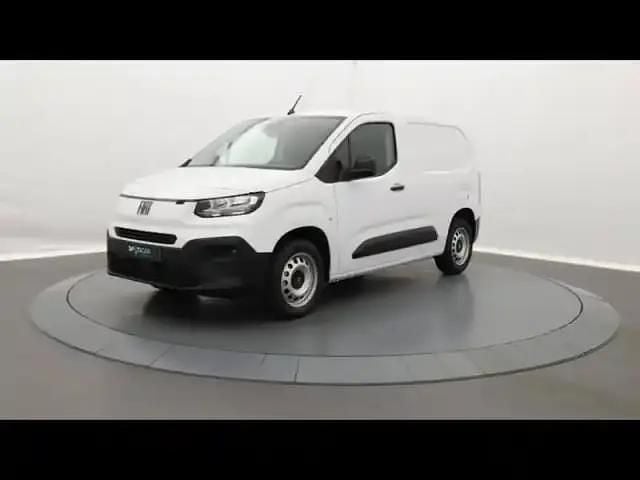 Blanc icy Nouvelle 2025 Fiat Doblò Connect Monospace | 21 490 € (Prix juste) - Image 1/4
