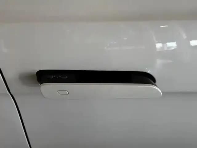 Occasion BYD Seal 389 kW (530 ch) 2025 Blanc polar métallisé Berline