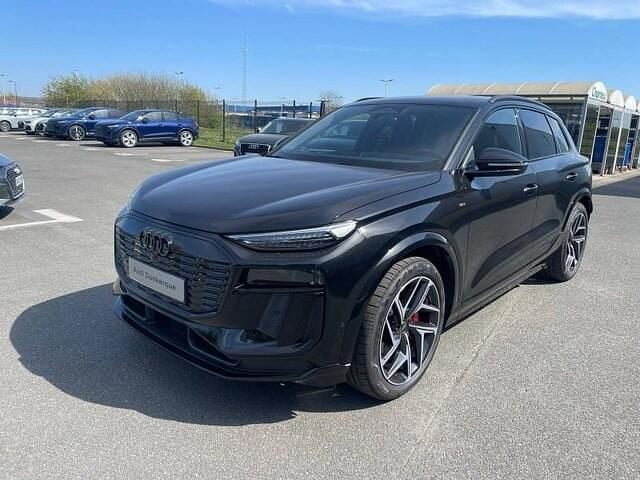 Noir mythic métallisé Utilisé 2025 Audi Q6 e-tron Performance SUV | 69 990 € - Image 1/4