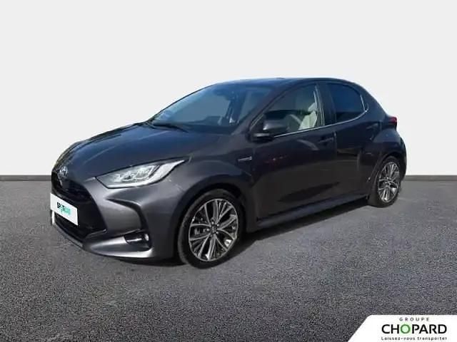 Gris Utilisé 2020 Toyota Yaris Berline | 18 990 € - Image 1/4