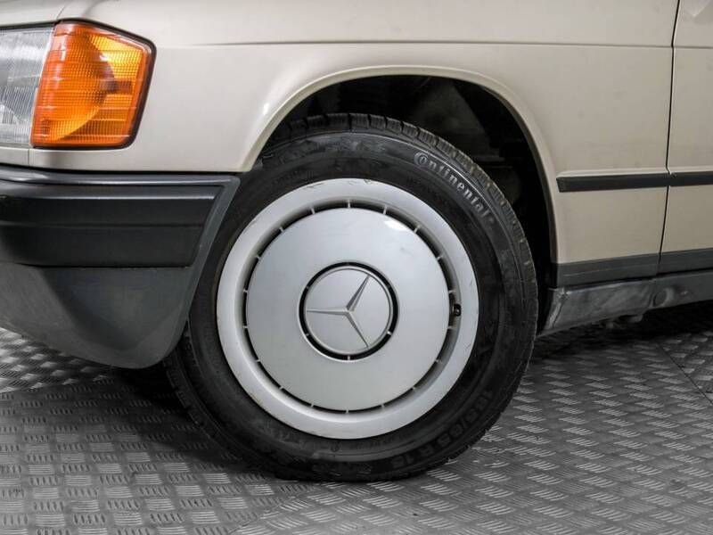 Occasion Mercedes 190 72 ch (52 kW) 1986 Gris Berline