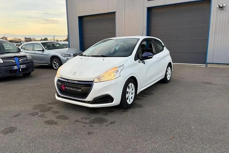 Blanc Utilisé 2016 Peugeot 208 Citadine | 5 490 € (Bon prix) - Image 1/4
