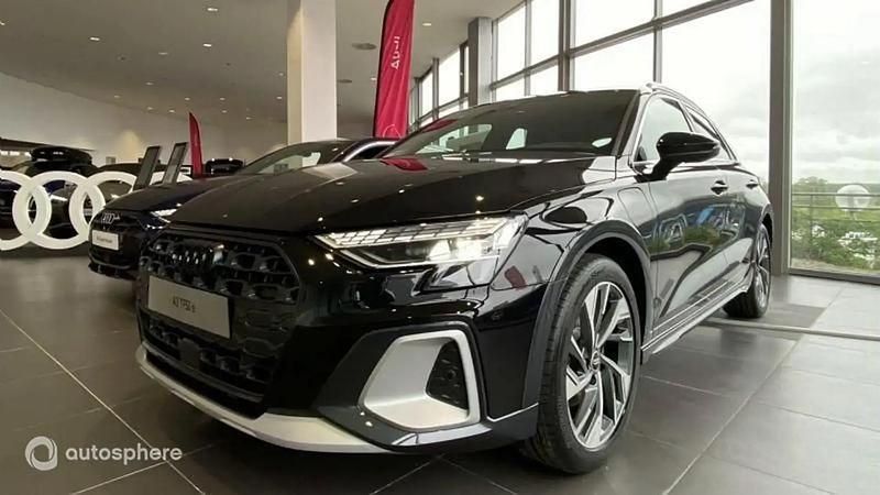 Noir Utilisé 2025 Audi A3 e-tron Citadine | 46 999 € - Image 1/4