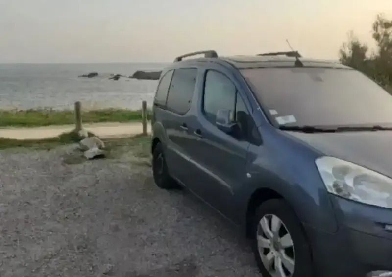 Bleu Utilisé 2012 Peugeot Partner Monospace | 7 000 € (Prix juste) - Image 1/4