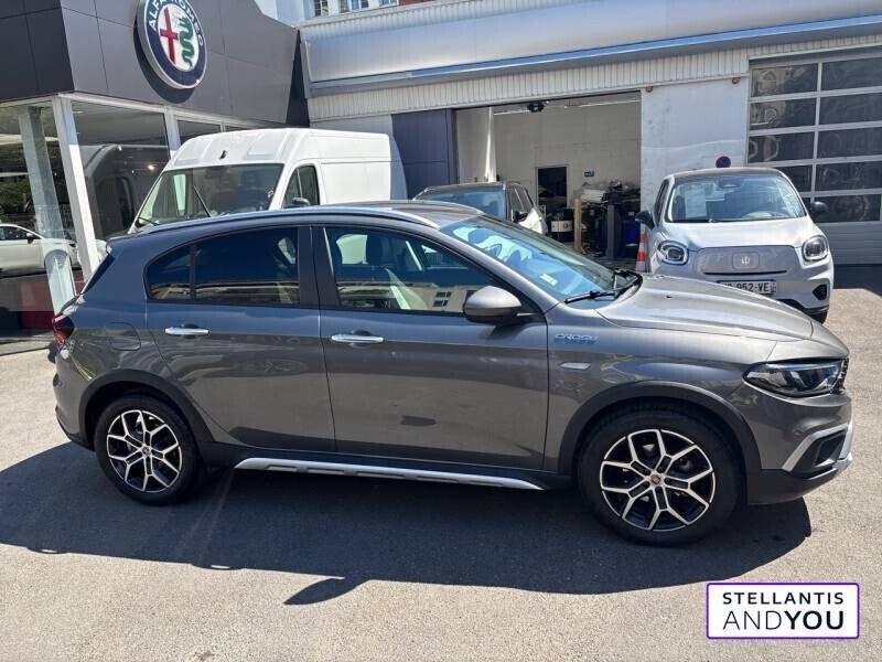 Occasion Fiat Tipo Cross 130 ch (95 kW) 2023 Gris Berline