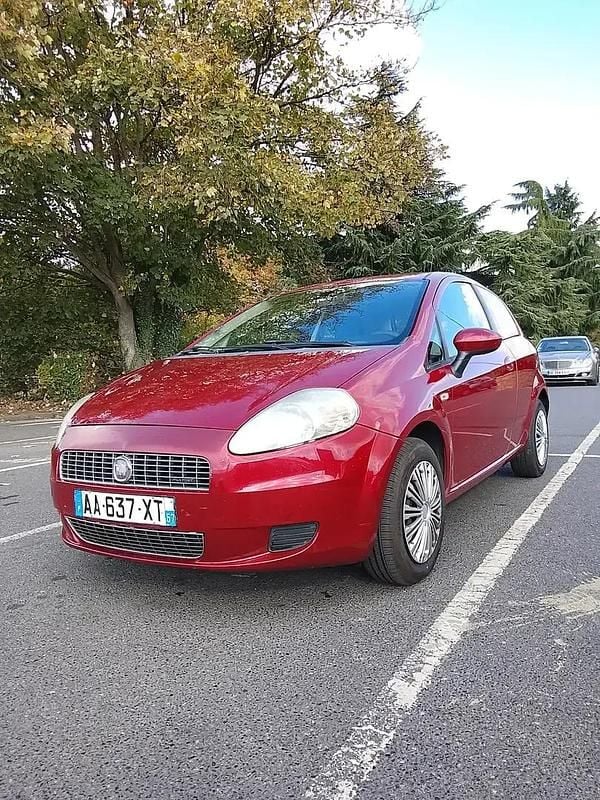 Rouge Utilisé 2009 Fiat Punto Berline | 1 700 € - Image 1/4
