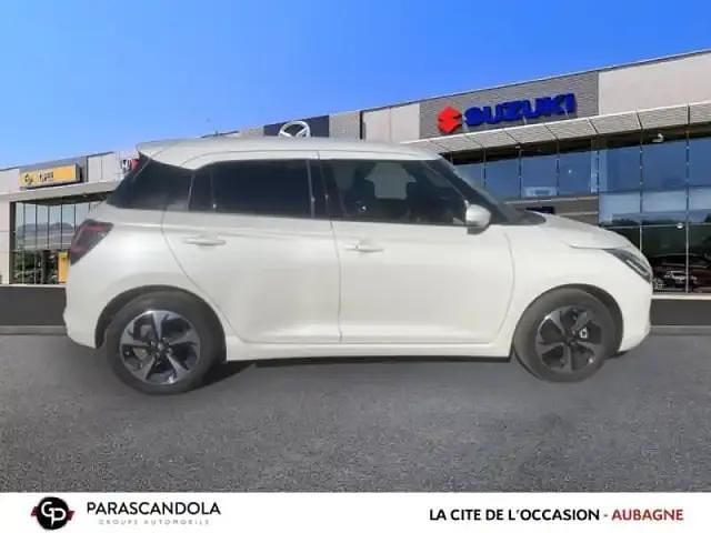 Occasion Suzuki Swift 83 ch (61 kW) 2024 Pure white pearl métallisé Berline