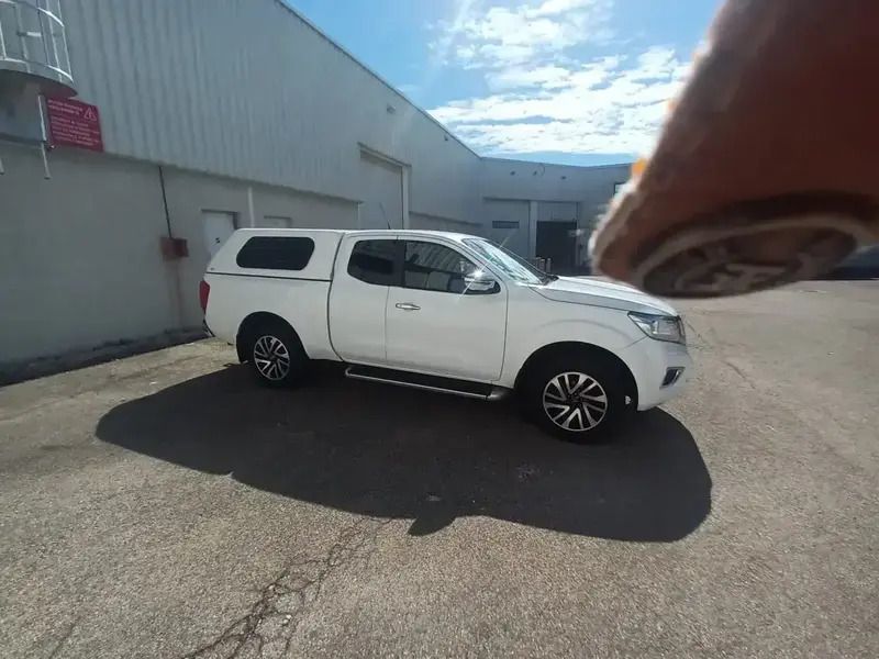 Image 2/4