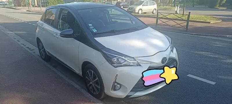 Utilisé 2020 Toyota Yaris Design Berline | 12 900 € (Prix juste) - Image 1/4
