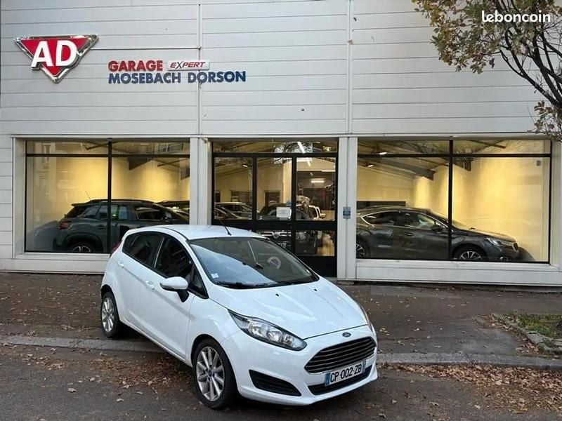 Blanc Utilisé 2013 Ford Fiesta Berline | 4 490 € - Image 1/4