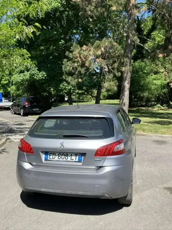 Image 2/4