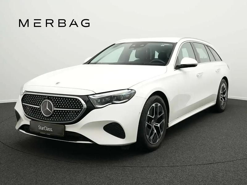Blanc Utilisé 2023 Mercedes E200 Avantgarde Break | 58 964 € - Image 1/4
