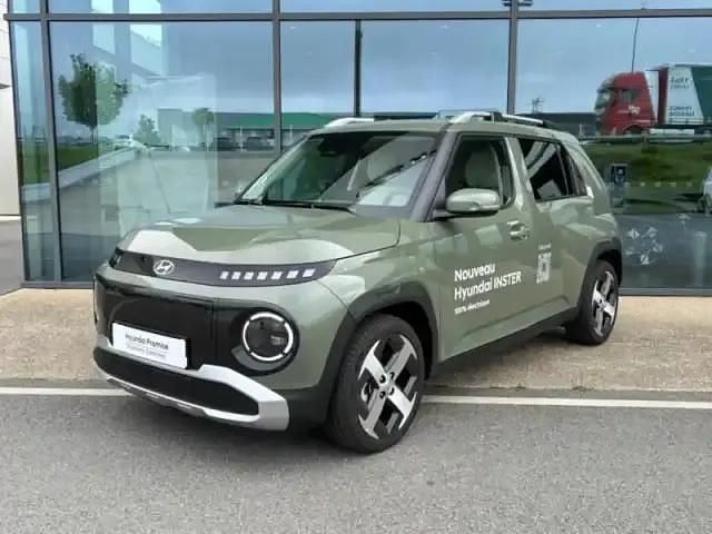 Bijarim khaki mat Utilisé 2025 Hyundai Inster Citadine | 26 990 € - Image 1/4