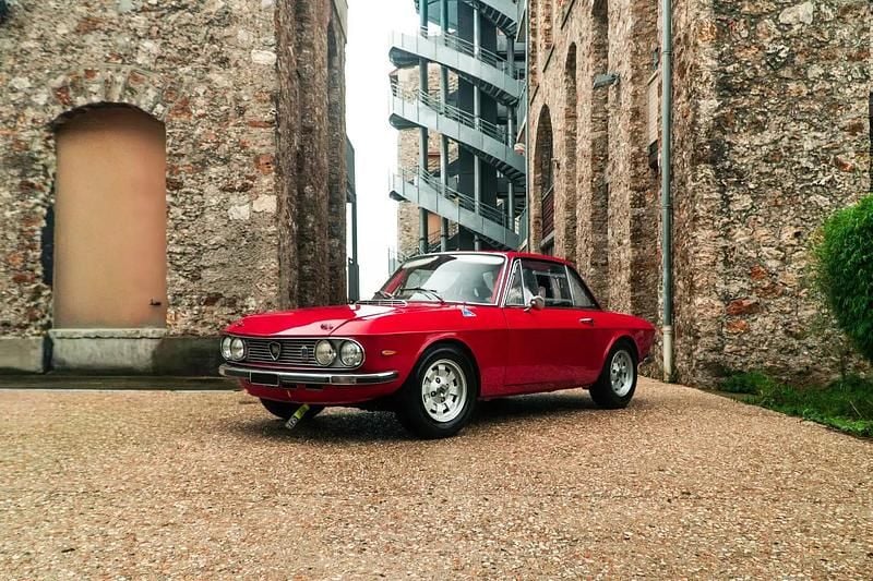 Rouge Occasion 1973 Lancia Fulvia Coupé | 59 973 € - Image 1/4