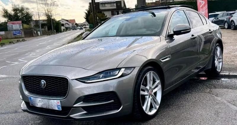 Occasion Jaguar XE 180 ch (132 kW) 2019 Gris Berline
