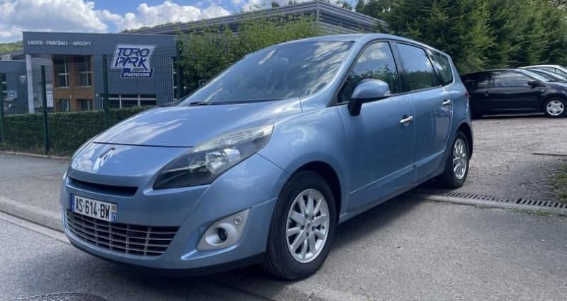 Utilisé 2010 Renault Scénic III Monospace | 3 990 € (Prix juste) - Image 1/4