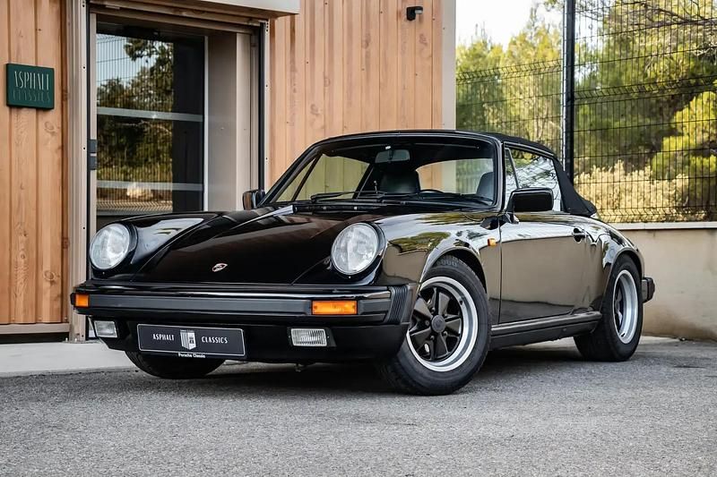 Noir Occasion 1988 Porsche 911 Carrera Cabriolet Cabriolet | 99 900 € - Image 1/4