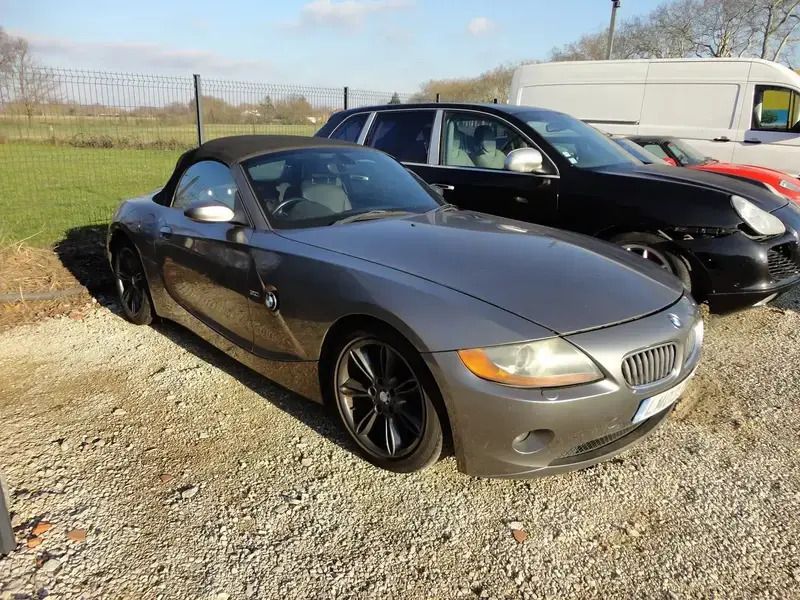 Gris Utilisé 2003 BMW Z4 Cabriolet | 7 500 € - Image 1/4