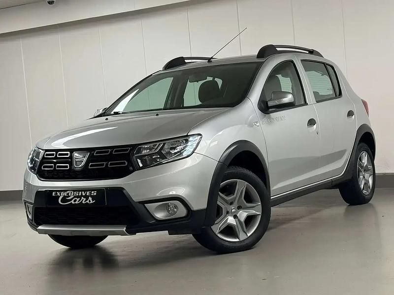 Argent Occasion 2017 Dacia Sandero Stepway Berline | 9 400 € (Bon prix) - Image 1/4