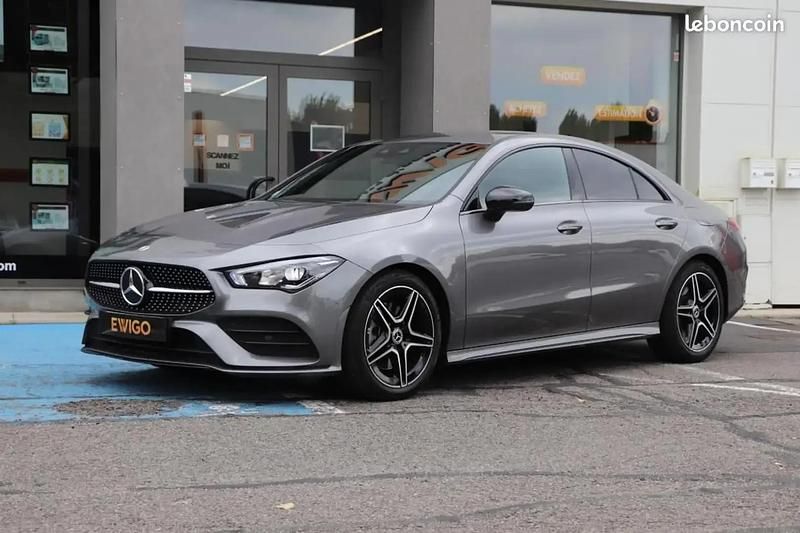 Gris Utilisé 2022 Mercedes CLA250 AMG line Berline | 40 990 € - Image 1/4