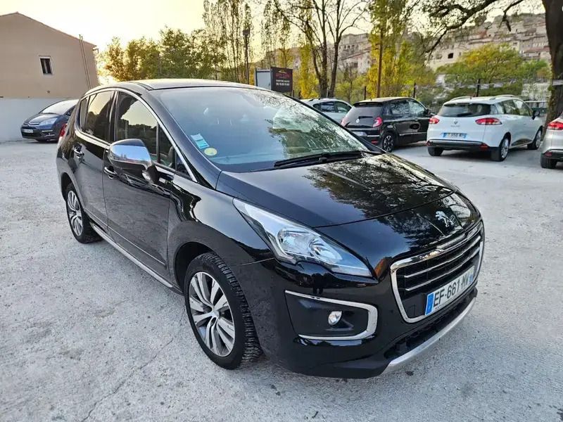 Noir Utilisé 2015 Peugeot 3008 S SUV | 8 490 € (Prix juste) - Image 1/4