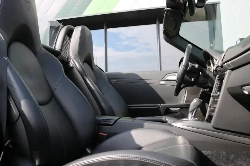 Image 2/4