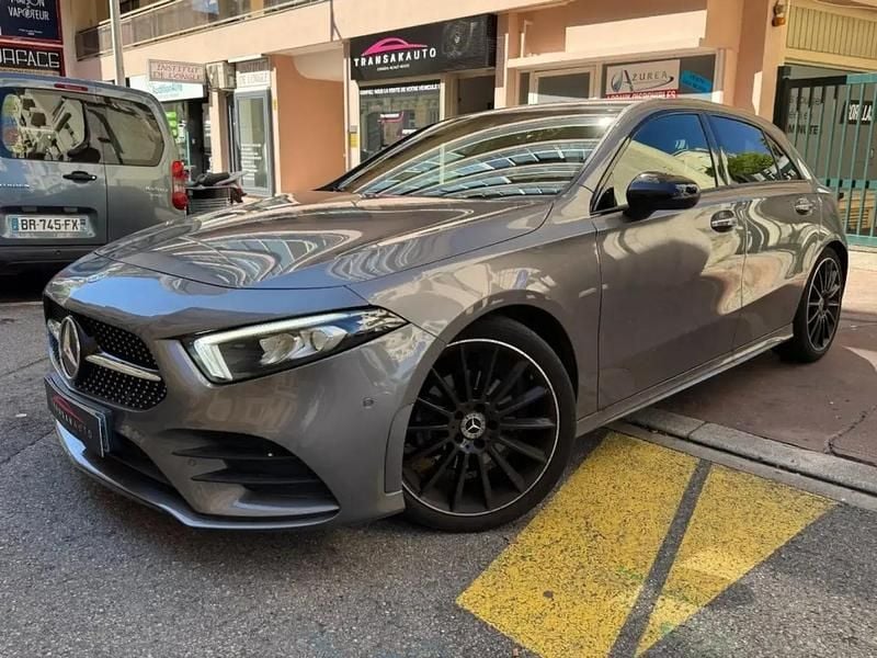 Gris Utilisé 2022 Mercedes A200 AMG line Berline | 32 990 € (Prix juste) - Image 1/4