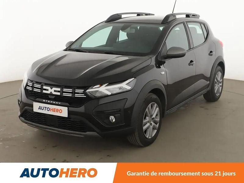 Noir Utilisé 2023 Dacia Sandero Expression Citadine | 16 190 € (Prix juste) - Image 1/2