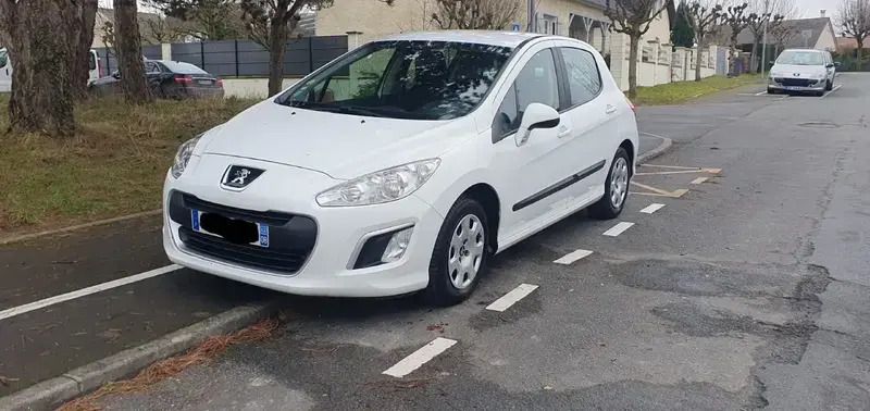 Utilisé 2012 Peugeot 308 Access Berline | 4 900 € (Prix juste) - Image 1/4