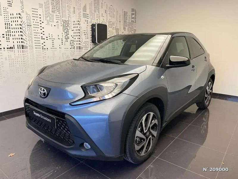 Gris Nouvelle 2025 Toyota Aygo X Design SUV | 16 950 € - Image 1/4