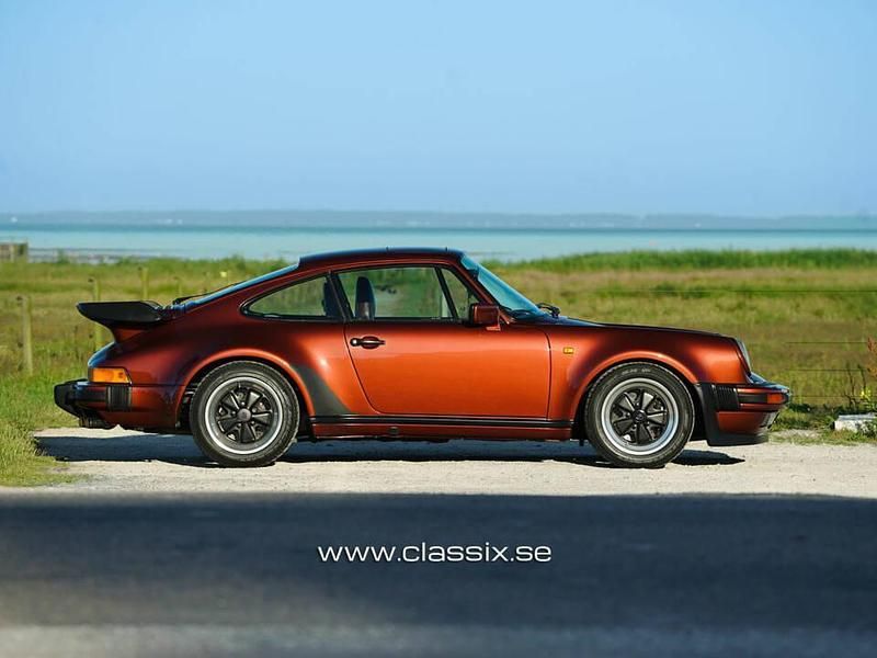 Rouge Occasion 1988 Porsche 911 Turbo Coupé | 199 000 € - Image 1/4