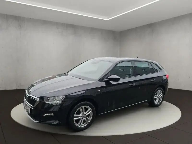 Noir Utilisé 2020 Skoda Scala Drive Citadine | 18 800 € - Image 1/4