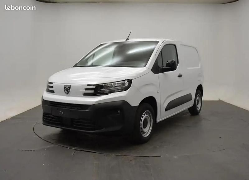 Blanc Nouvelle 2025 Peugeot Partner S Van | 22 490 € (Prix juste) - Image 1/4
