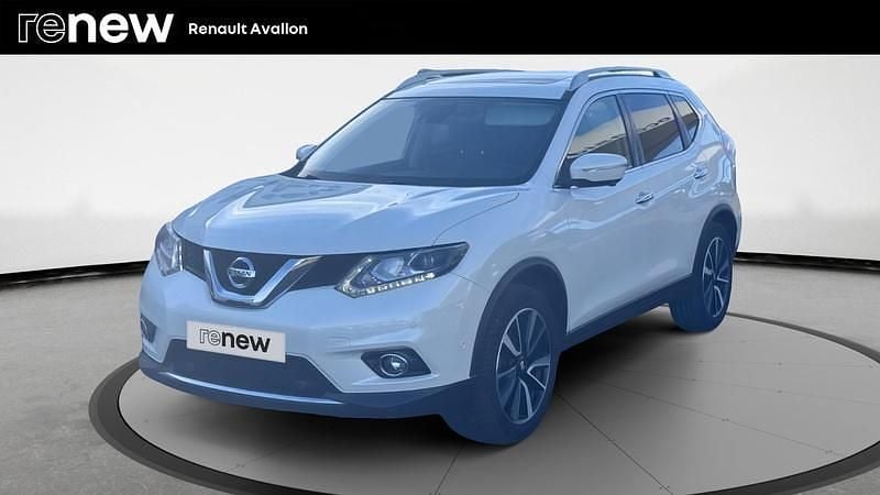 Blanc Utilisé 2017 Nissan X-Trail Tekna SUV | 16 890 € (Prix juste) - Image 1/4