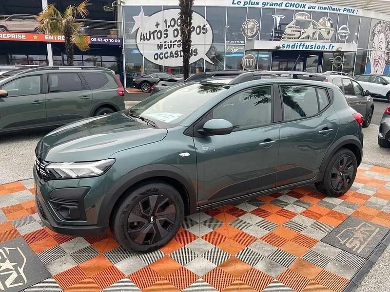 Vert Nouvelle 2025 Dacia Sandero Expression Citadine | 18 550 € - Image 1/4