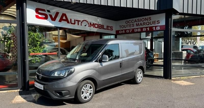 Gris Utilisé 2020 Fiat Doblò Lounge Monospace | 10 990 € (Bon prix) - Image 1/4