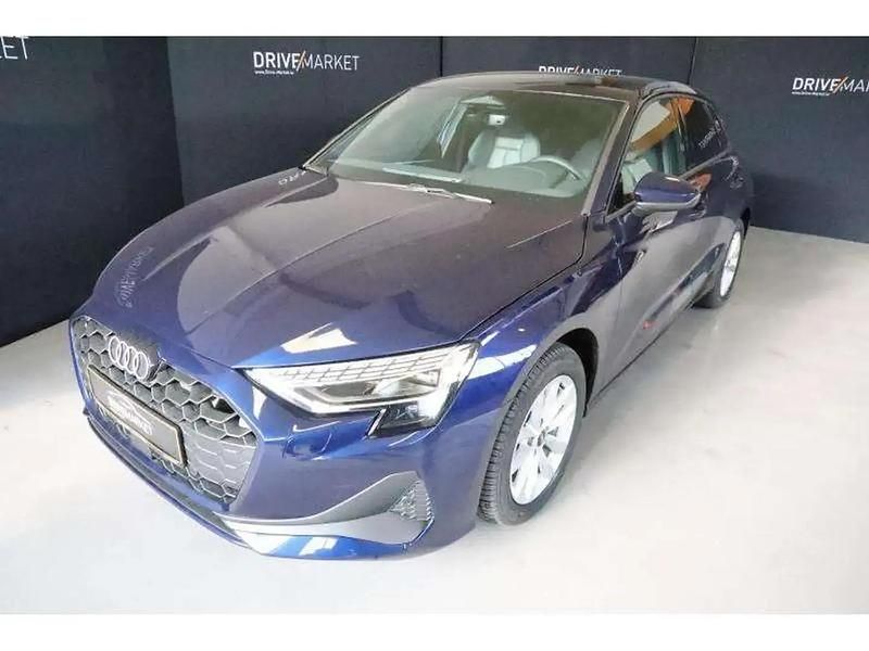 Bleu Nouvelle 2025 Audi A3 Sport Berline | 34 851 € (Super prix) - Image 1/4