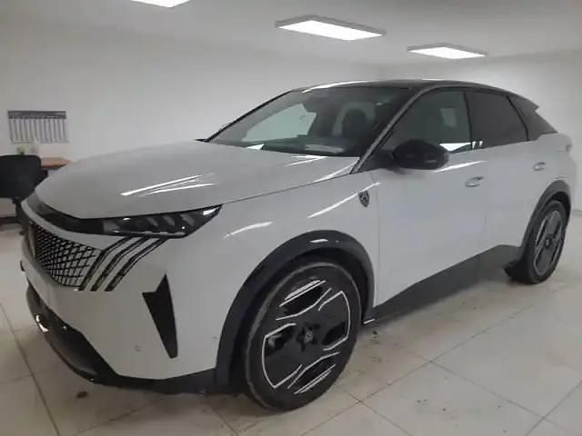 Blanc Occasion 2024 Peugeot e-3008 SUV | 37 900 € (Prix juste) - Image 1/4