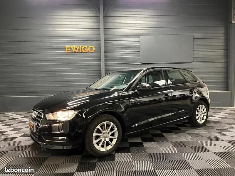 Noir Utilisé 2016 Audi A3 Business Berline | 14 990 € (Bon prix) - Image 1/4