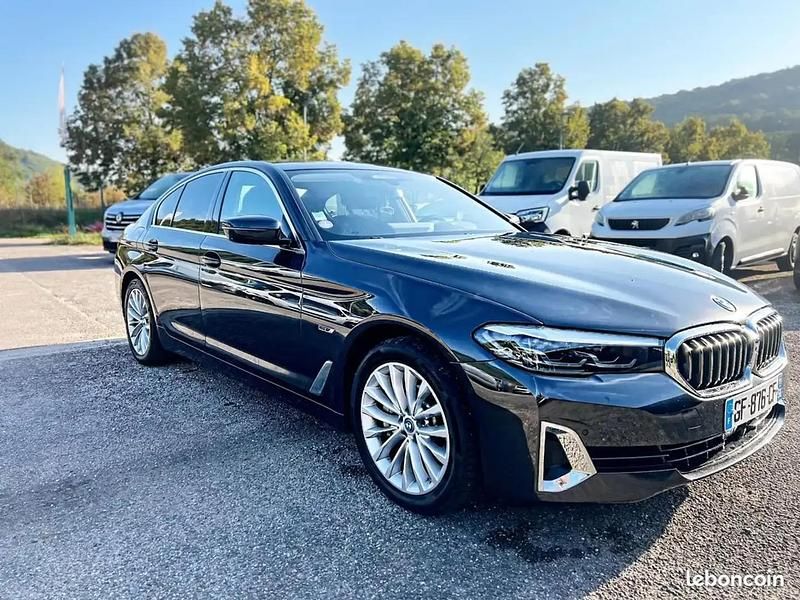 Gris Utilisé 2022 BMW 530e Luxury Line Berline | 33 800 € (Bon prix) - Image 1/4