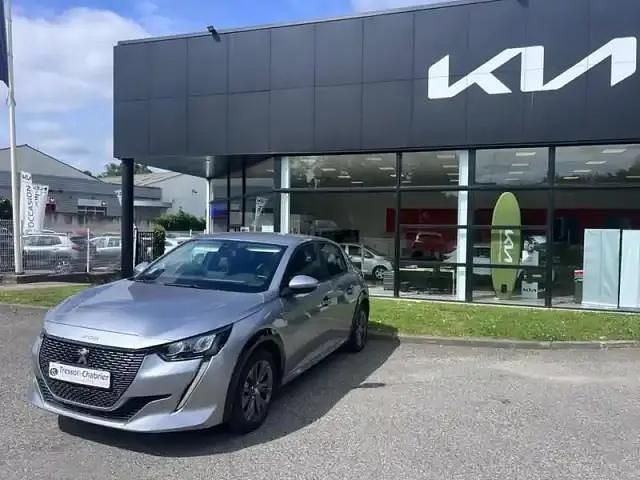Gris clair Occasion 2022 Peugeot e-208 Active Citadine | 12 990 € (Bon prix) - Image 1/4