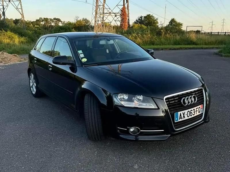 Noir Occasion 2010 Audi A3 Attraction Berline | 5 600 € (Bon prix) - Image 1/4